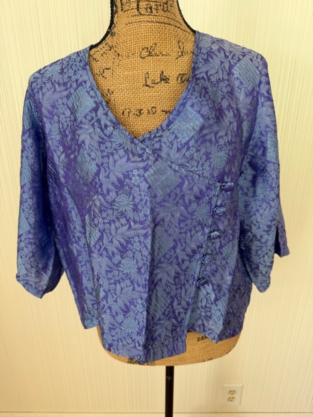 Vintage Norm Thompson Womens Large Blue Floral Blouse Top Chinese Button Silk